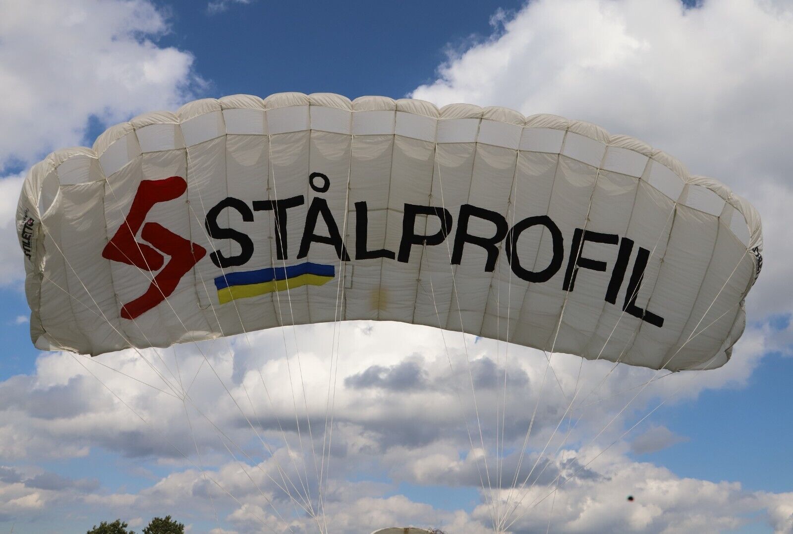 Stiletto 120 Zp 9 Cell Skydiving Parachute Performance Designs Stalprofil